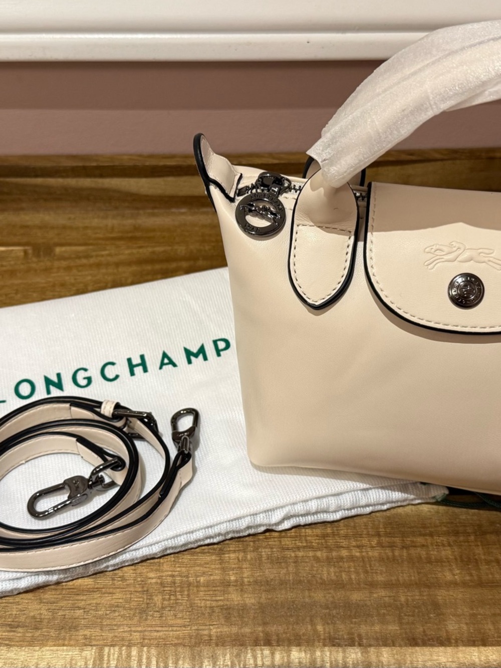Longchamp XS Le Pliage Cuir (Leather) Top Handle Bag *Replica* - Off White/Cream - Picture 3 of 10